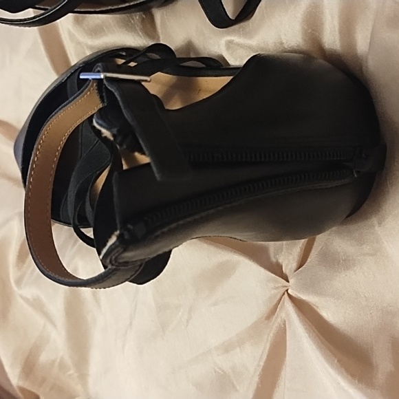 Strappy zip up flats - Picture 2 of 3